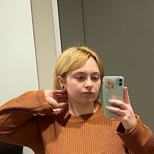 Meet your Posher, Dana